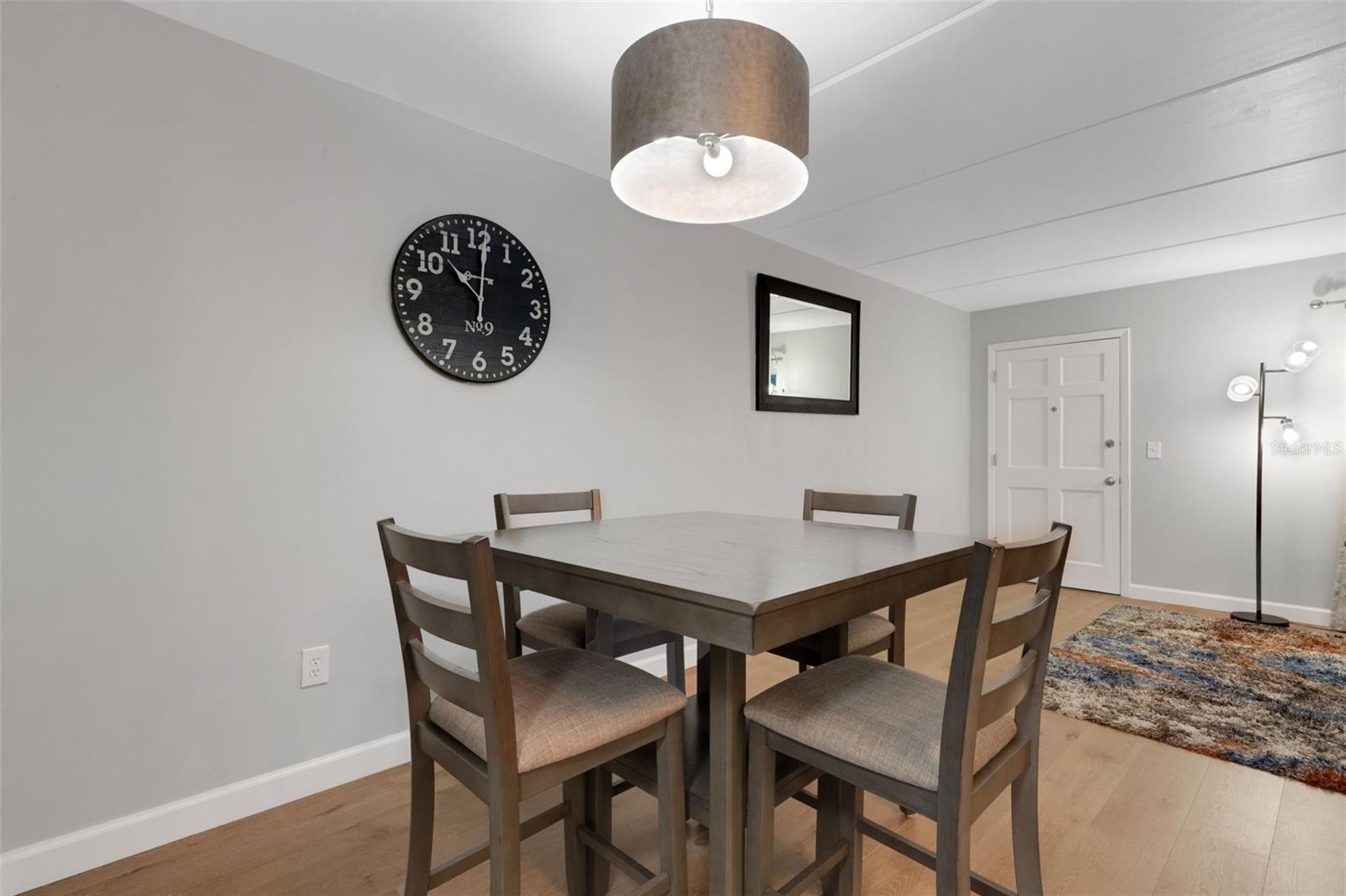 Image 25 of 51 For 12760 Indian Rocks Road 1087