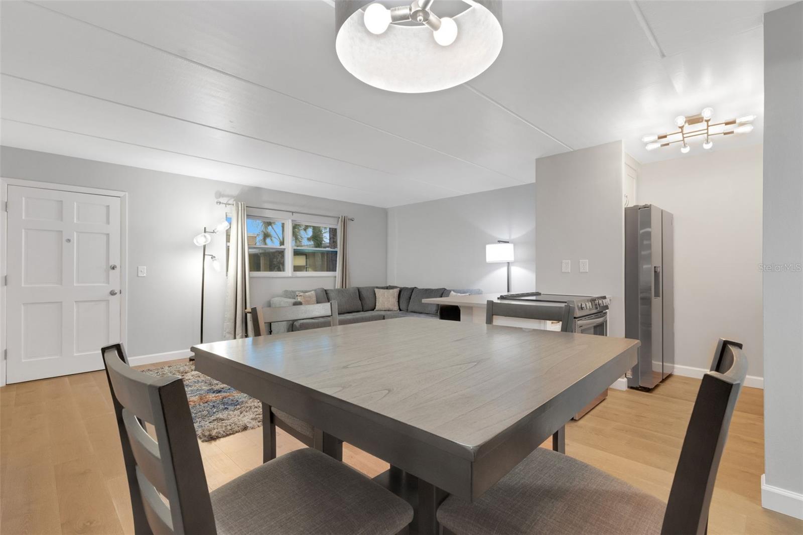 Image 26 of 51 For 12760 Indian Rocks Road 1087