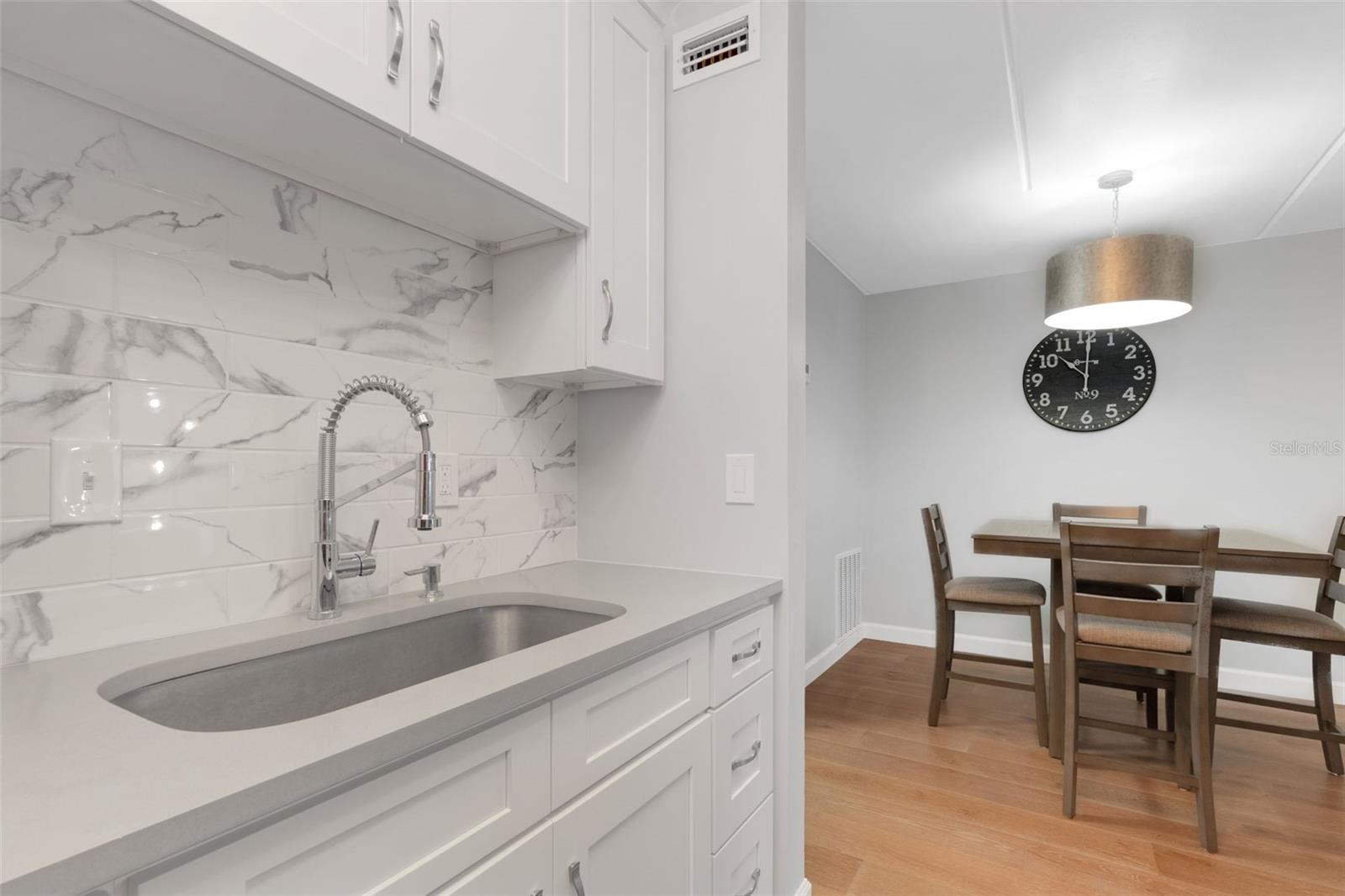 Image 33 of 51 For 12760 Indian Rocks Road 1087