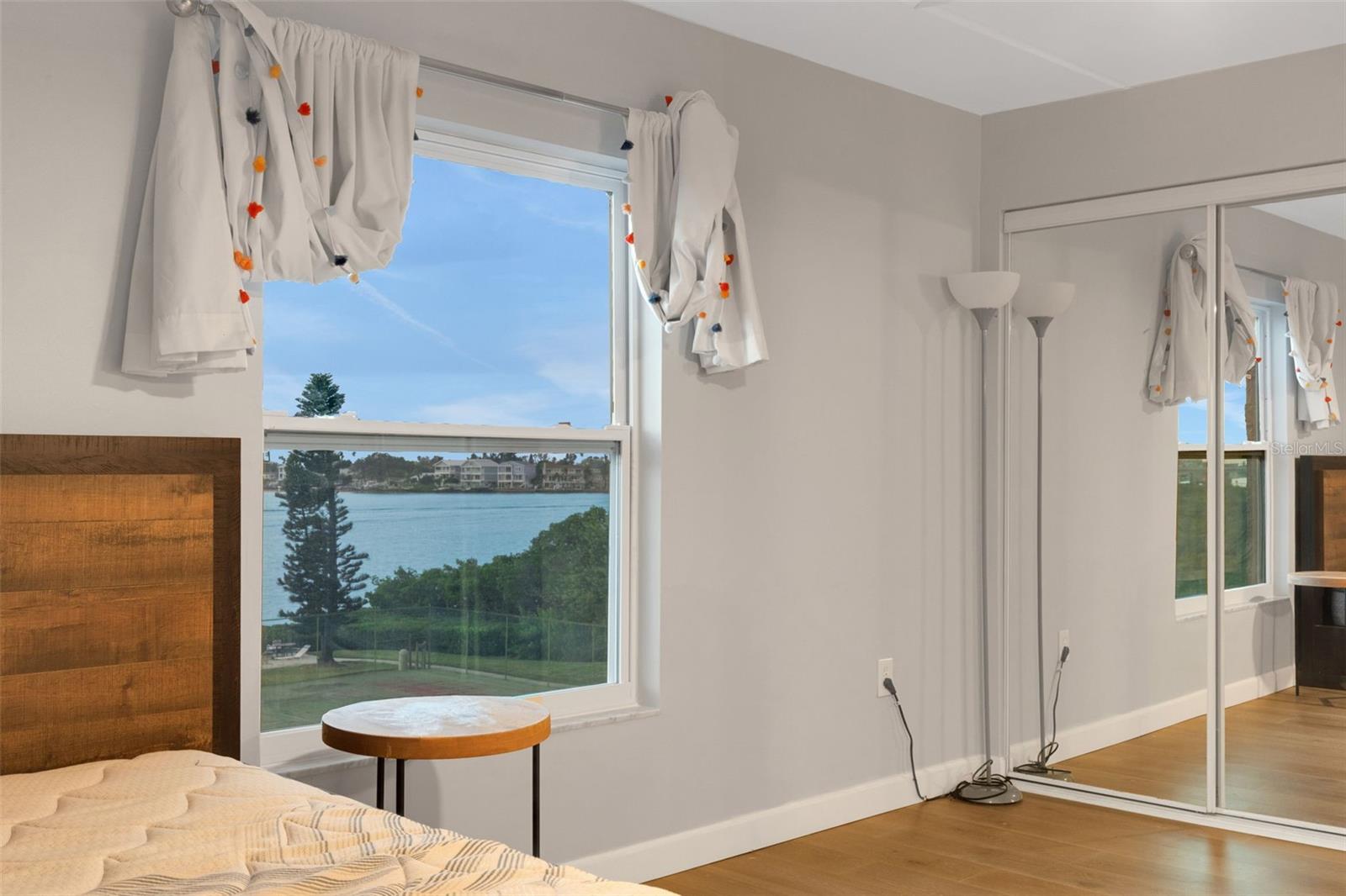 Image 37 of 51 For 12760 Indian Rocks Road 1087