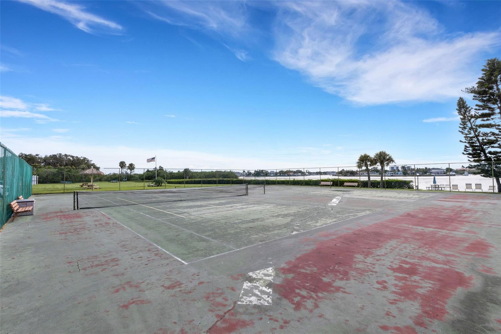 Image 44 of 51 For 12760 Indian Rocks Road 1087