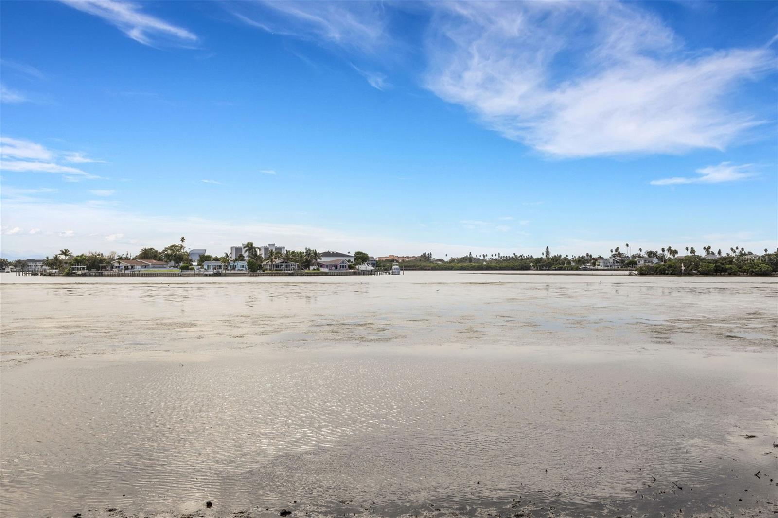 Image 46 of 51 For 12760 Indian Rocks Road 1087