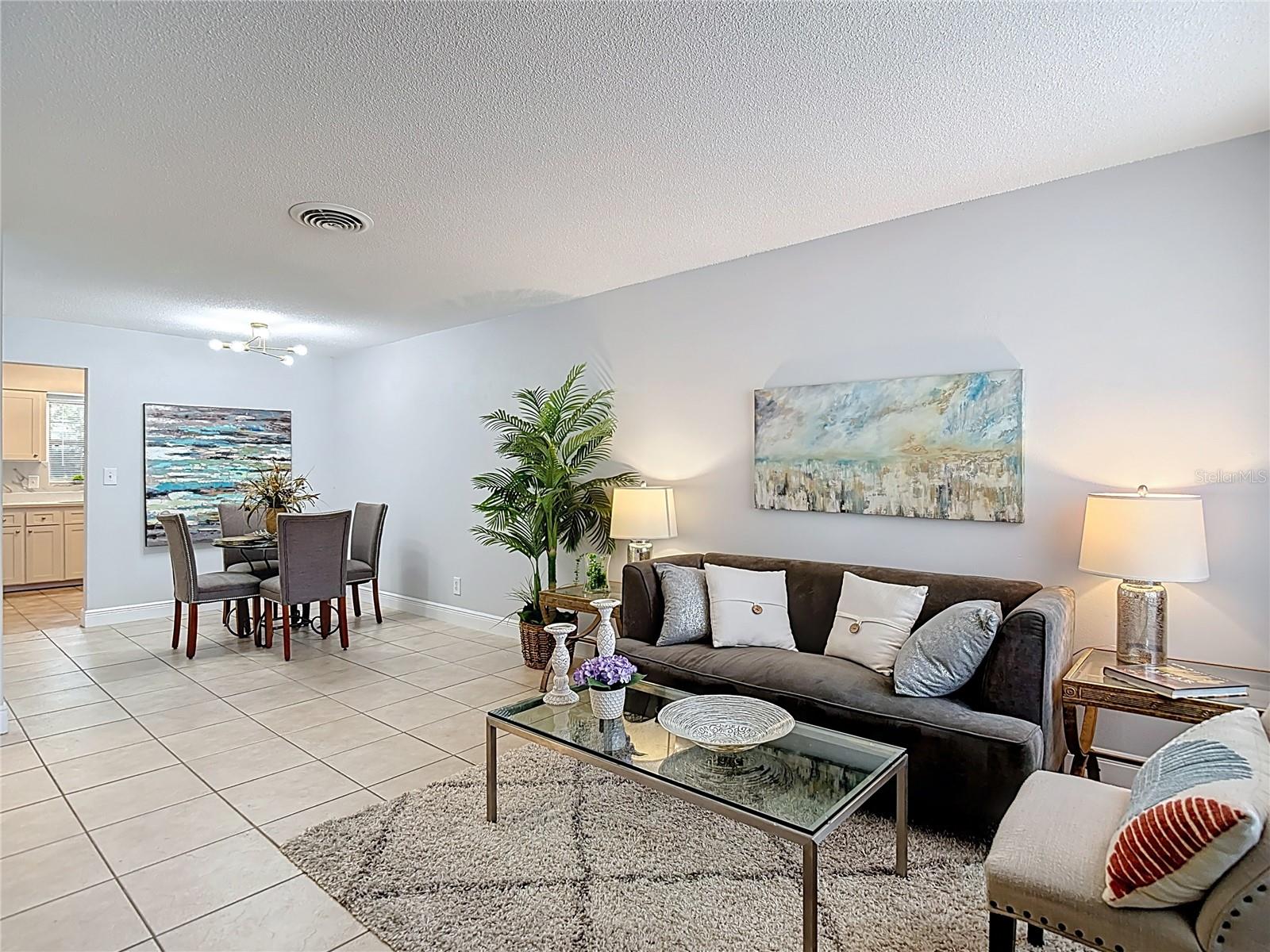 Image 74 of 100 For 139 Jefferson Circle N