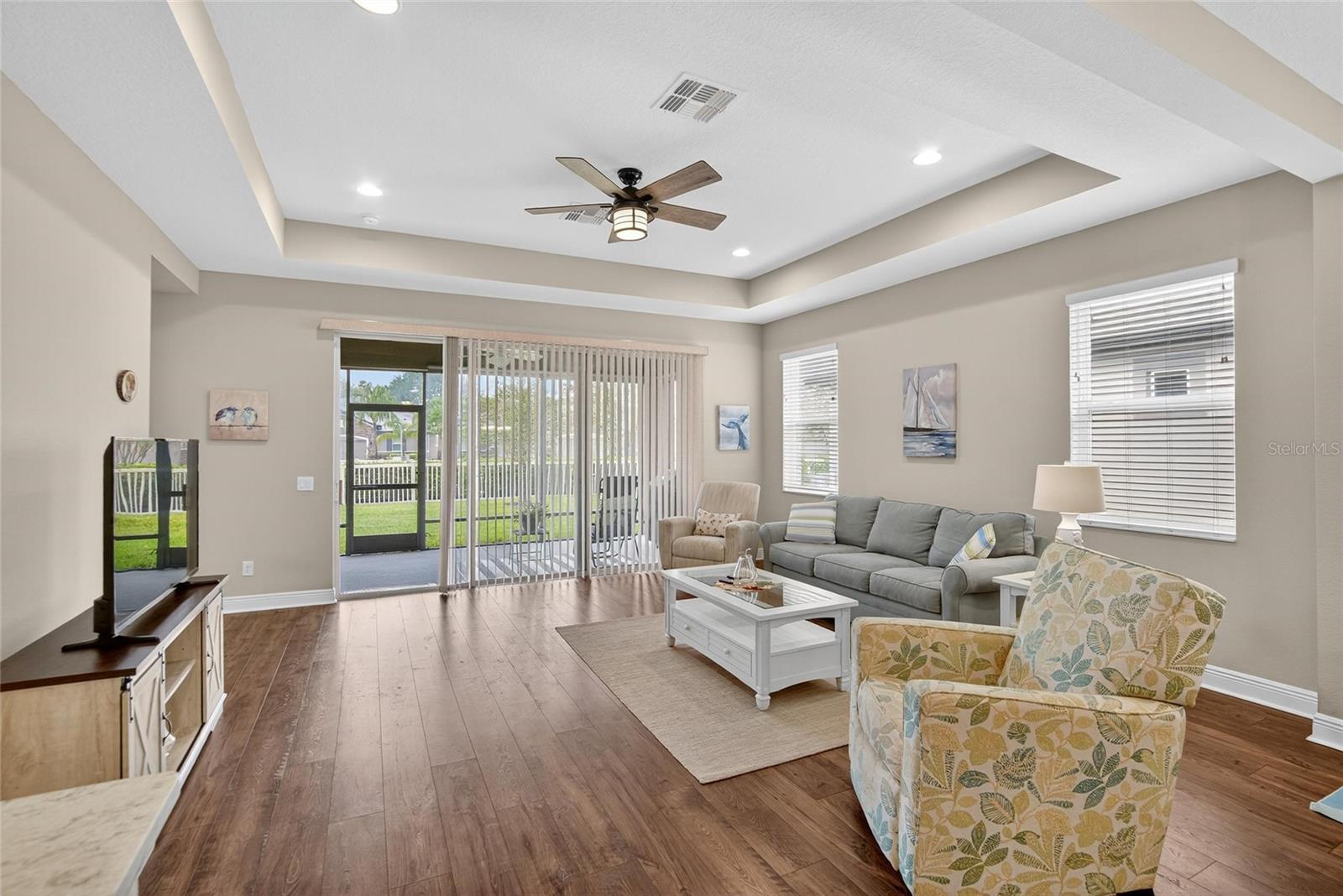 Image 12 of 26 For 19356 Hawk Valley Drive