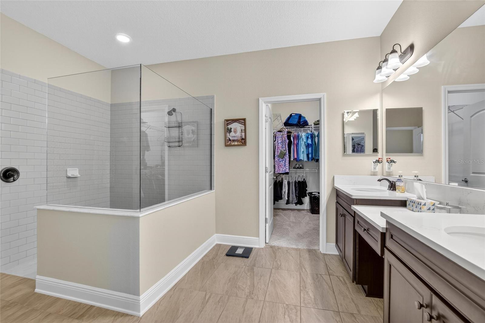 Image 15 of 26 For 19356 Hawk Valley Drive