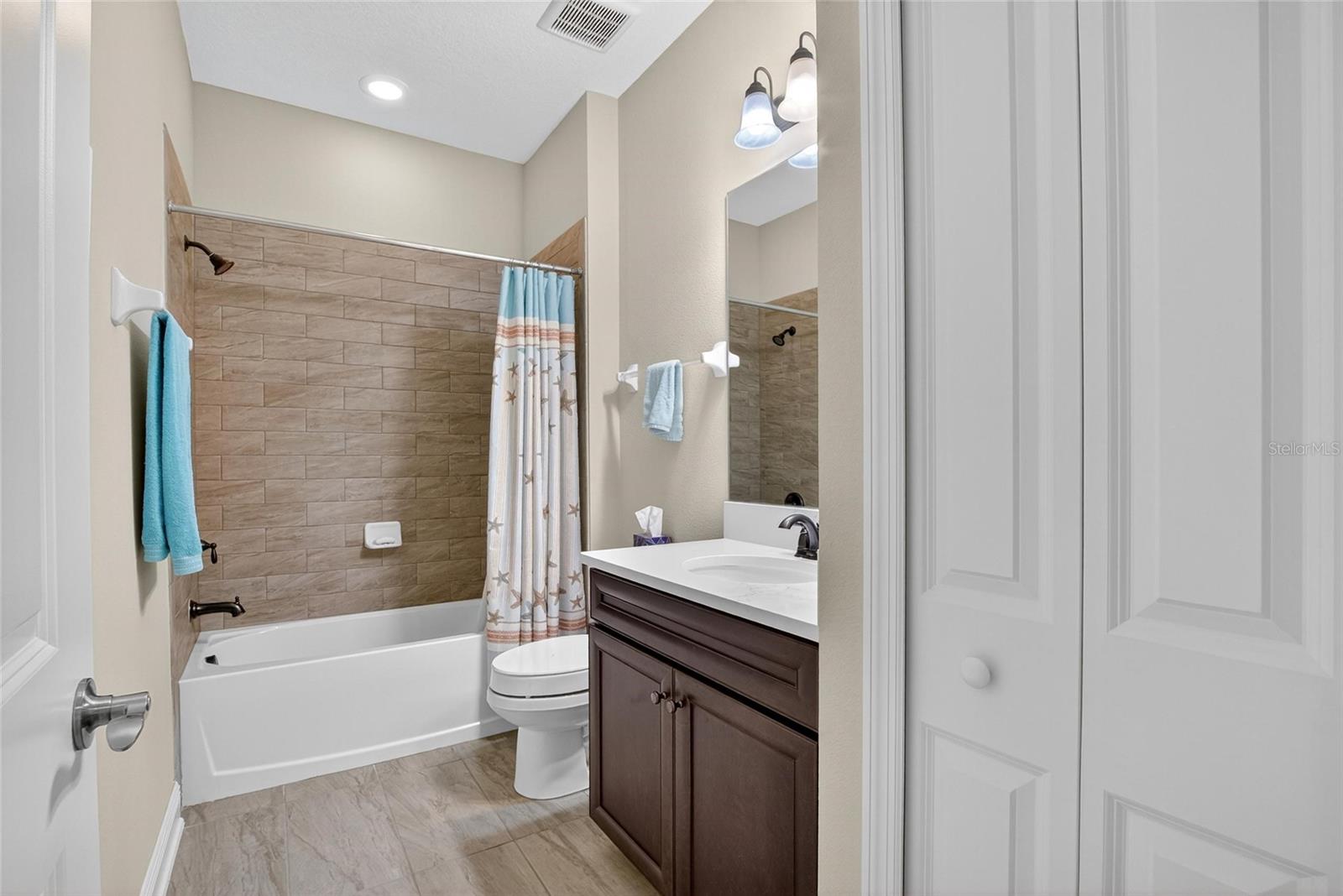 Image 8 of 26 For 19356 Hawk Valley Drive