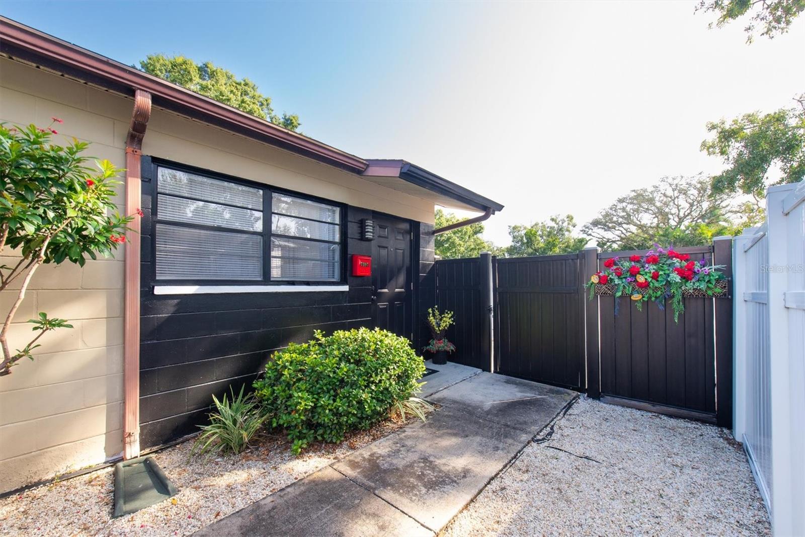 Image 2 of 41 For 7397 34th Street N