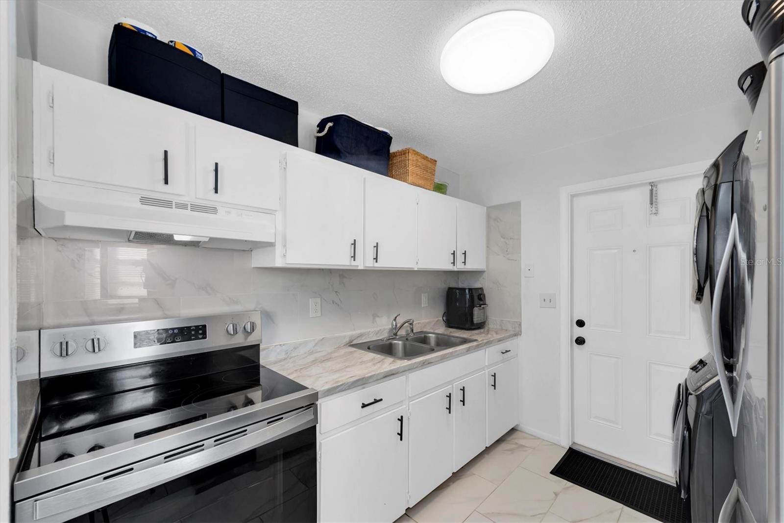 Image 9 of 41 For 7397 34th Street N