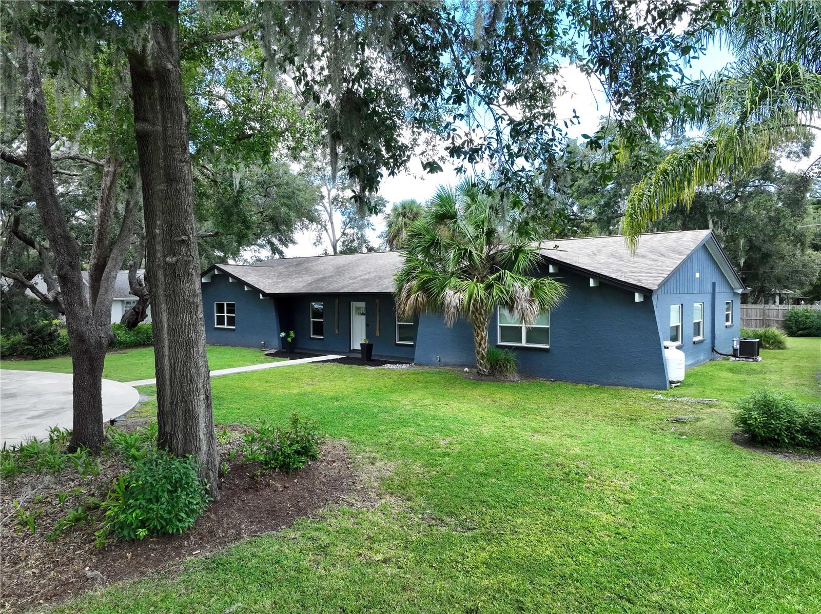 Image 2 of 70 For 1404 Big Oak Court
