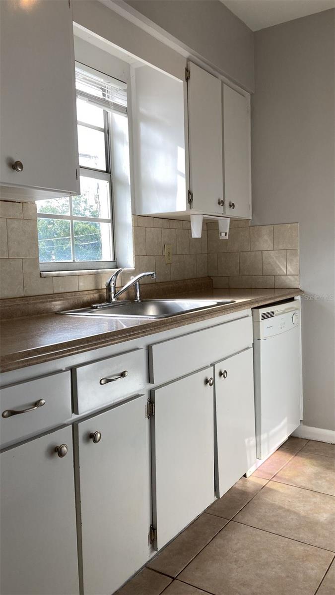 Image 10 of 21 For 3718 Mckay Avenue 206