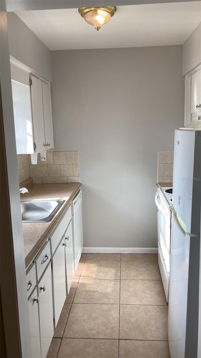 Image 9 of 21 For 3718 Mckay Avenue 206