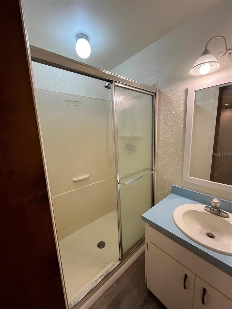 Image 11 of 25 For 309 Riviera Drive