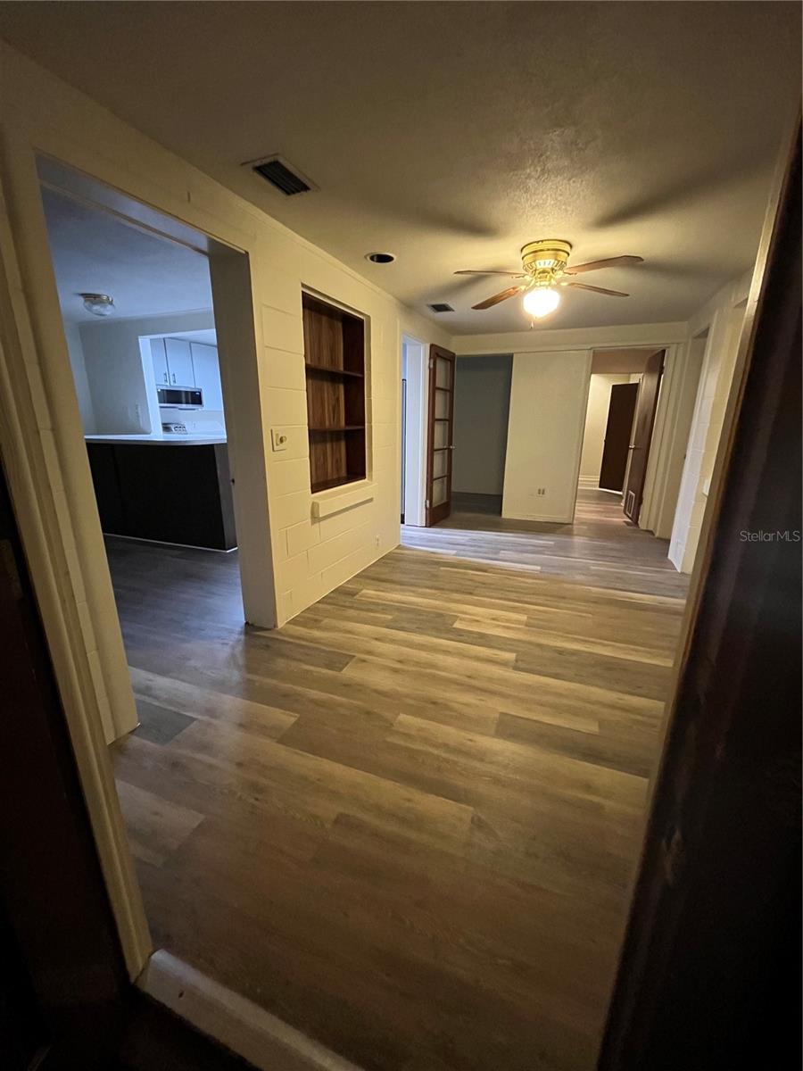 Image 4 of 25 For 309 Riviera Drive