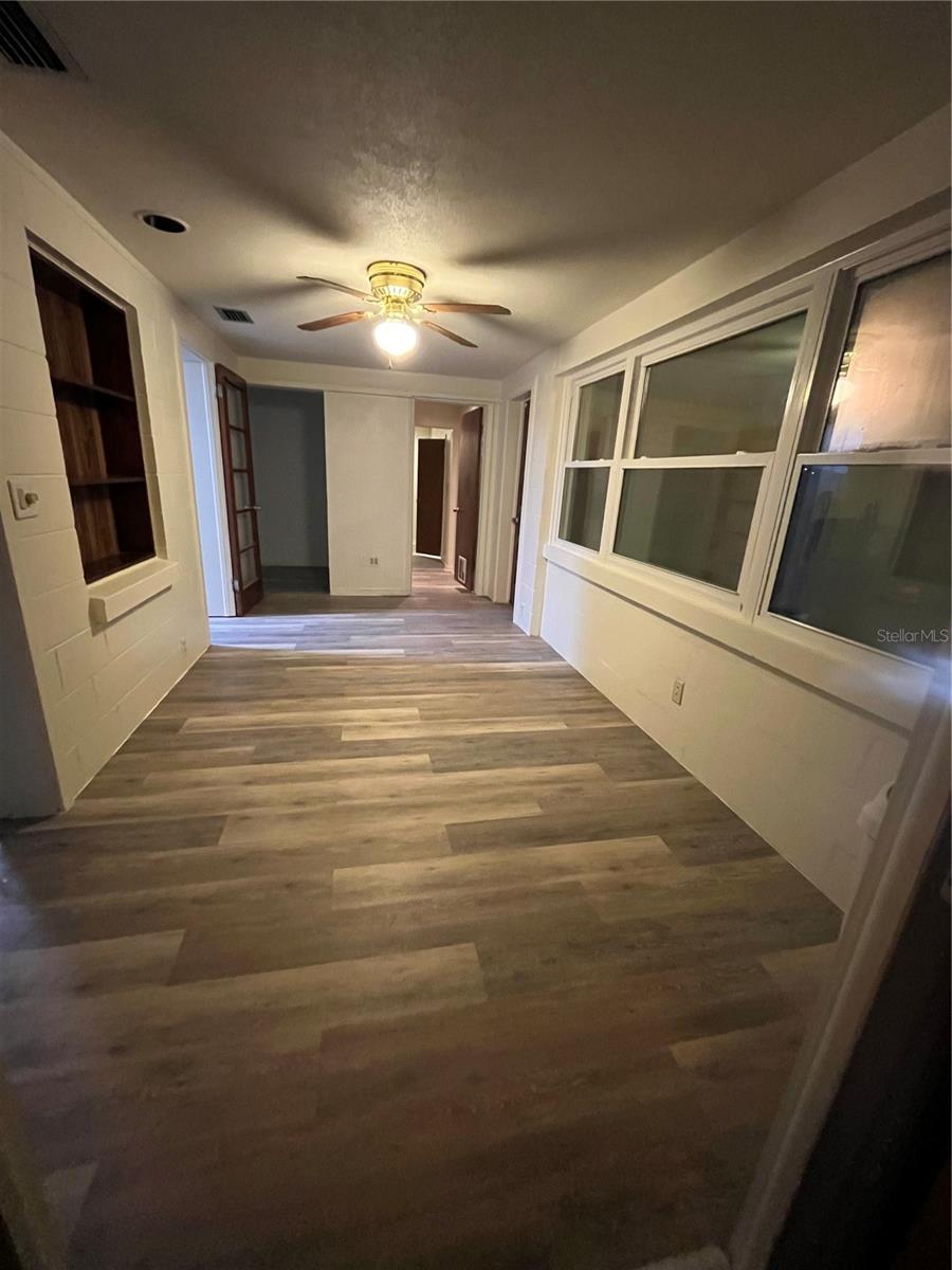 Image 5 of 25 For 309 Riviera Drive