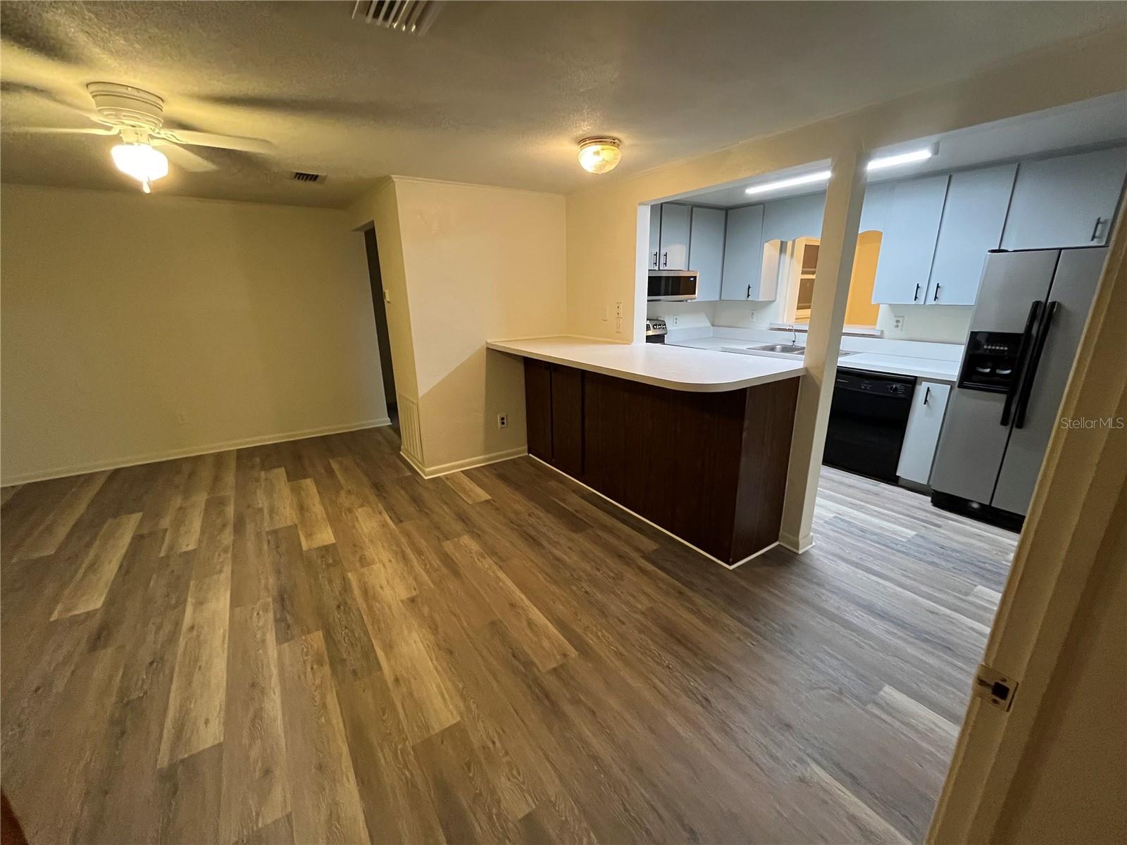 Image 7 of 25 For 309 Riviera Drive