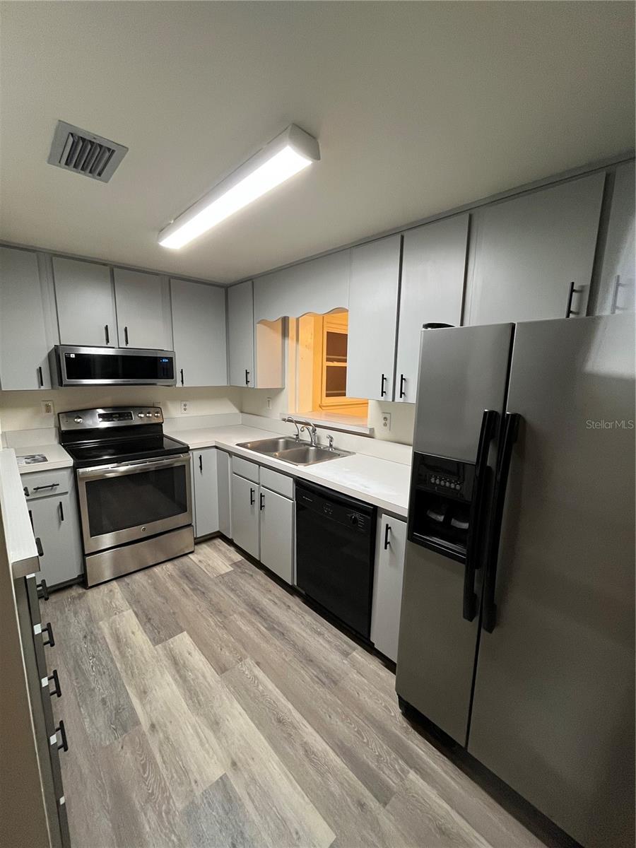 Image 8 of 25 For 309 Riviera Drive