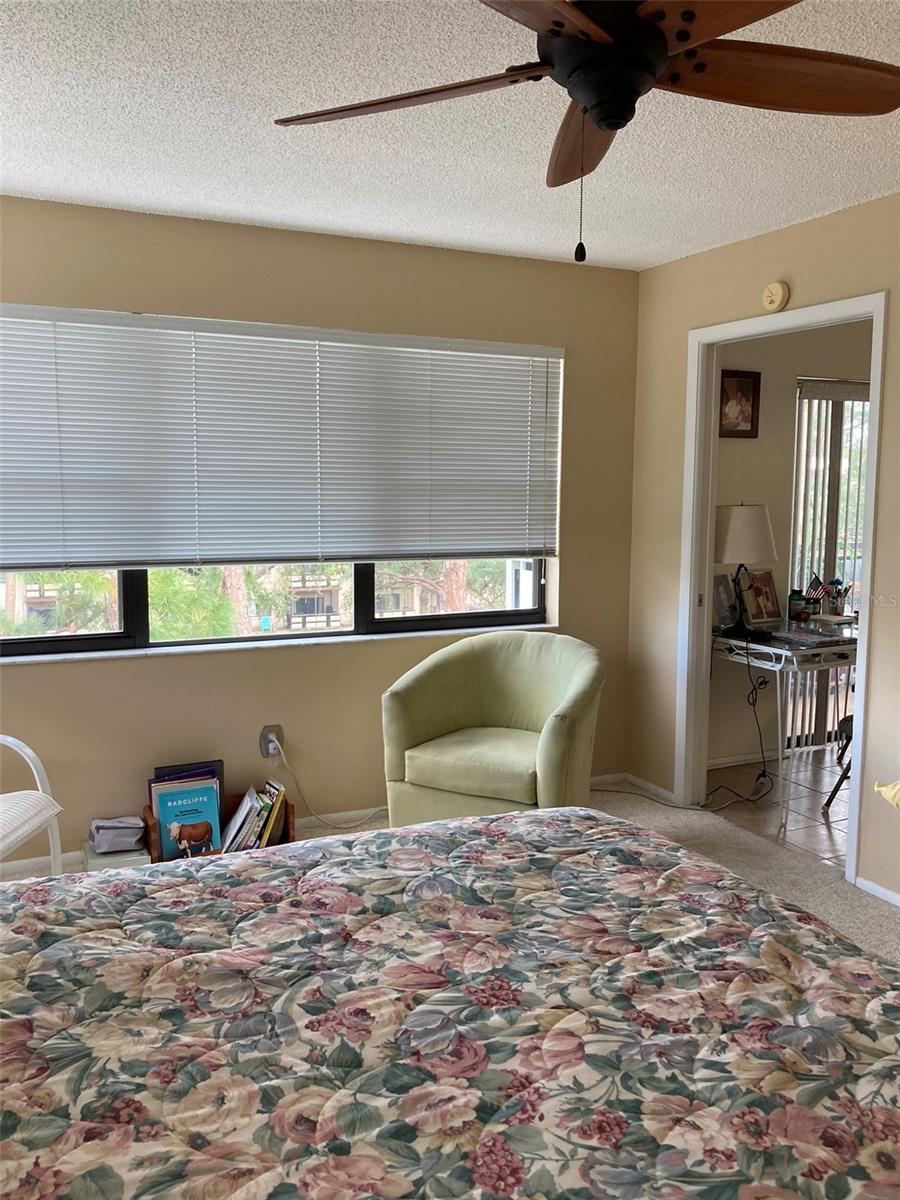 Image 13 of 36 For 5970 80th Street N 412