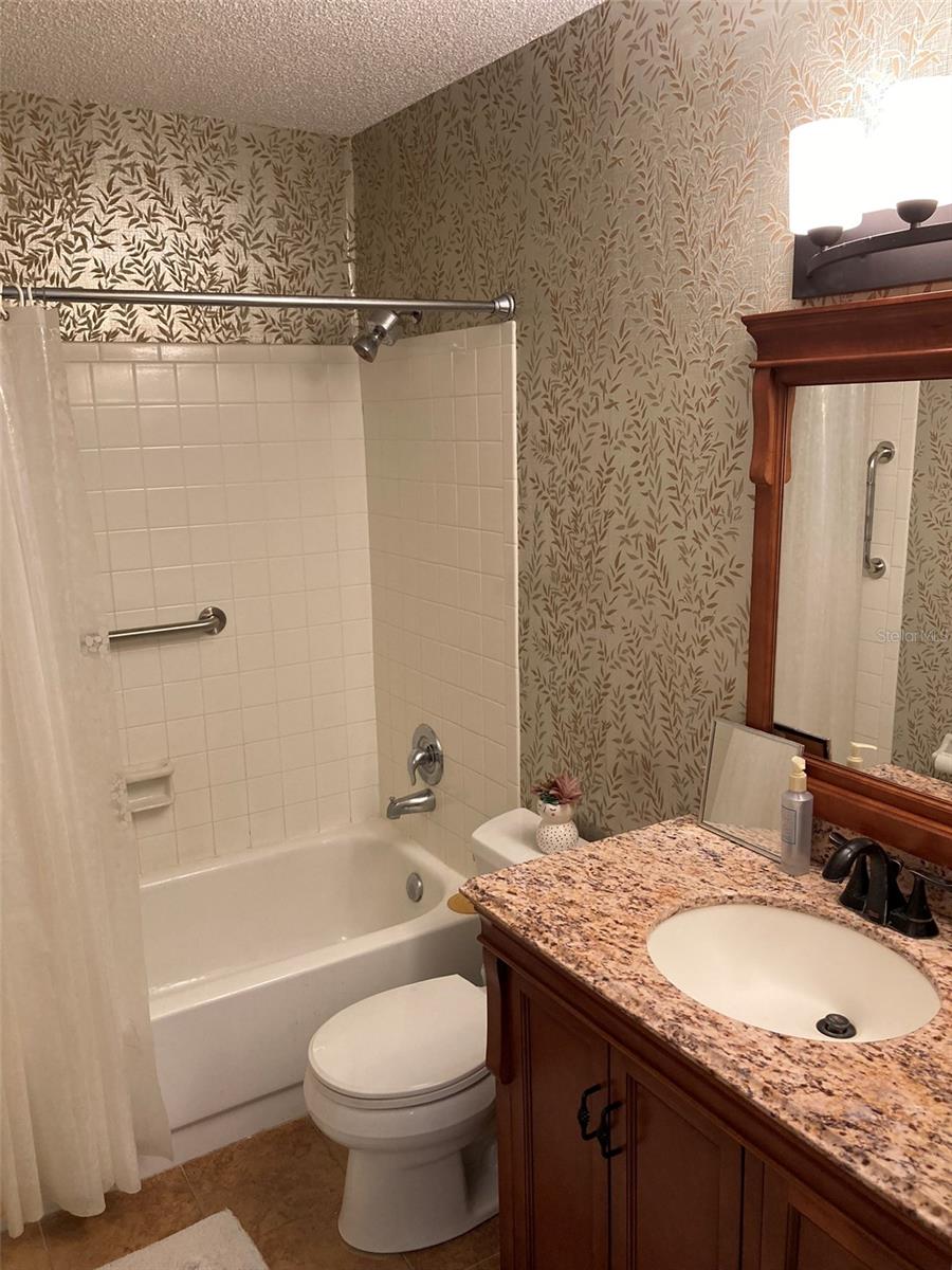 Image 18 of 36 For 5970 80th Street N 412