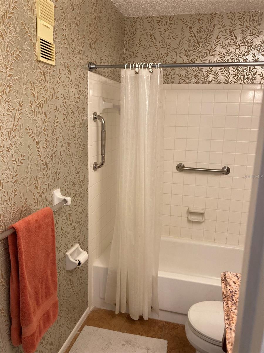 Image 19 of 36 For 5970 80th Street N 412