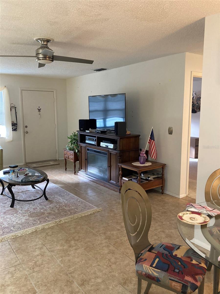 Image 2 of 36 For 5970 80th Street N 412