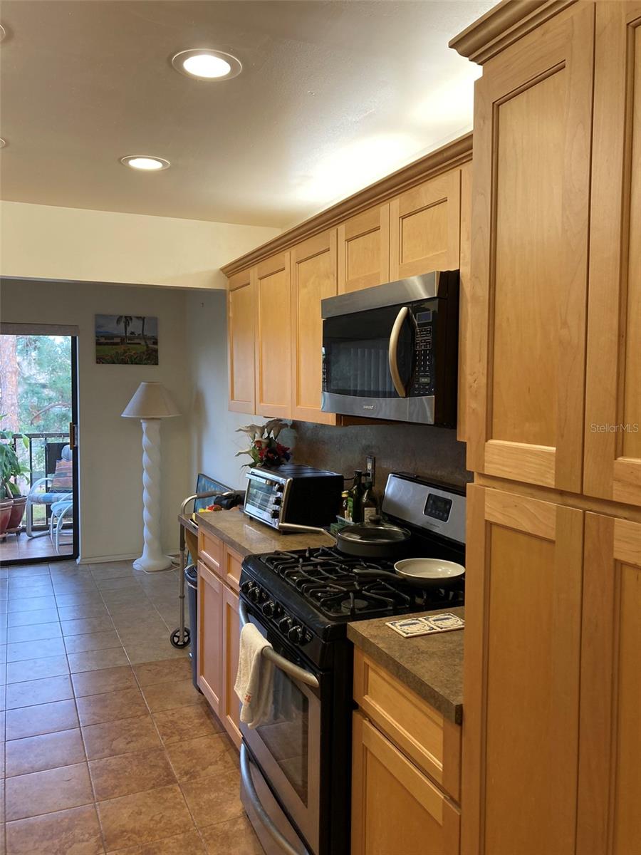 Image 6 of 36 For 5970 80th Street N 412