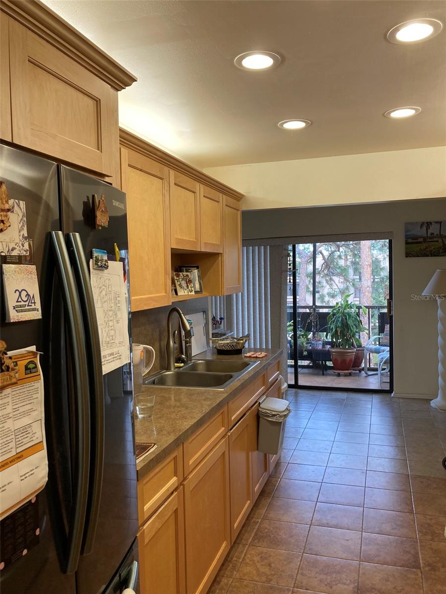 Image 7 of 36 For 5970 80th Street N 412