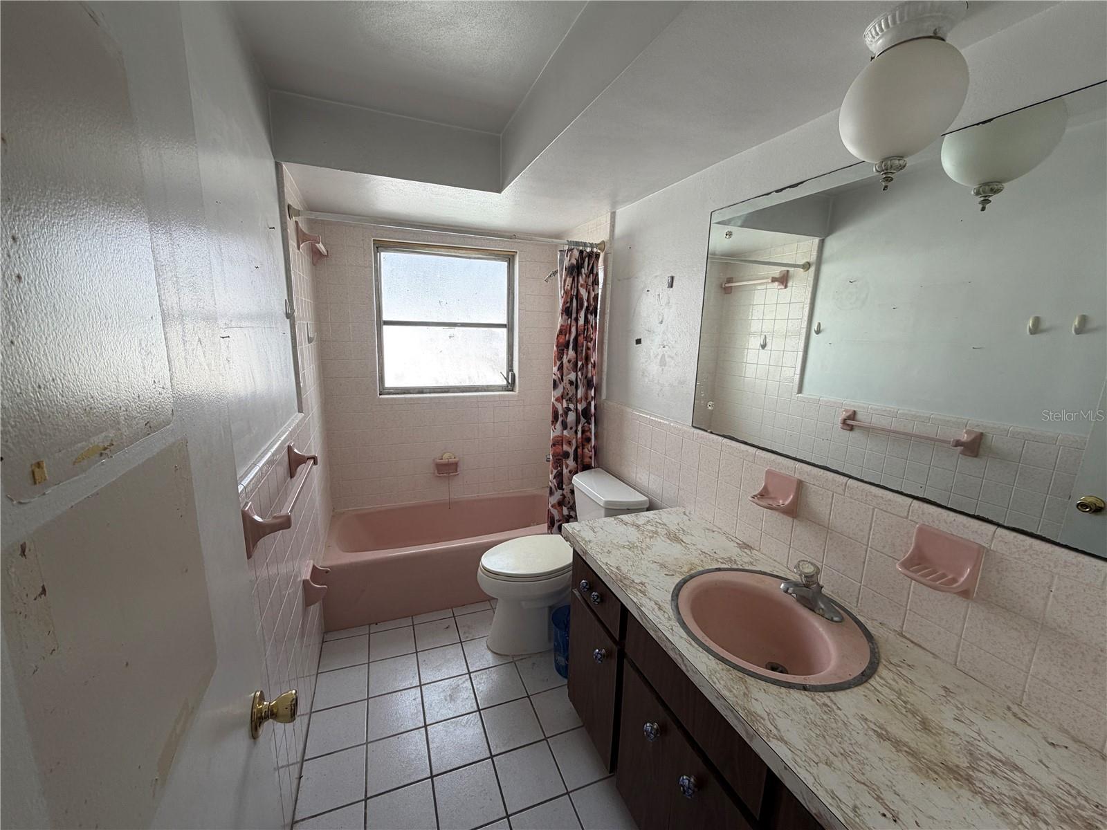 Image 10 of 23 For 1802 Vancouver Drive
