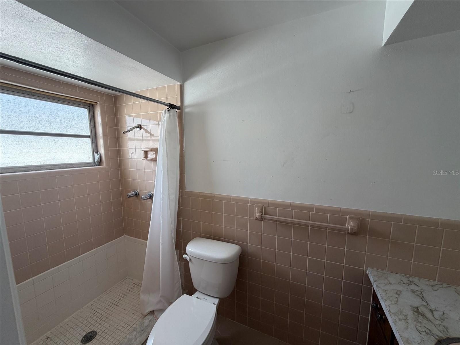 Image 12 of 23 For 1802 Vancouver Drive