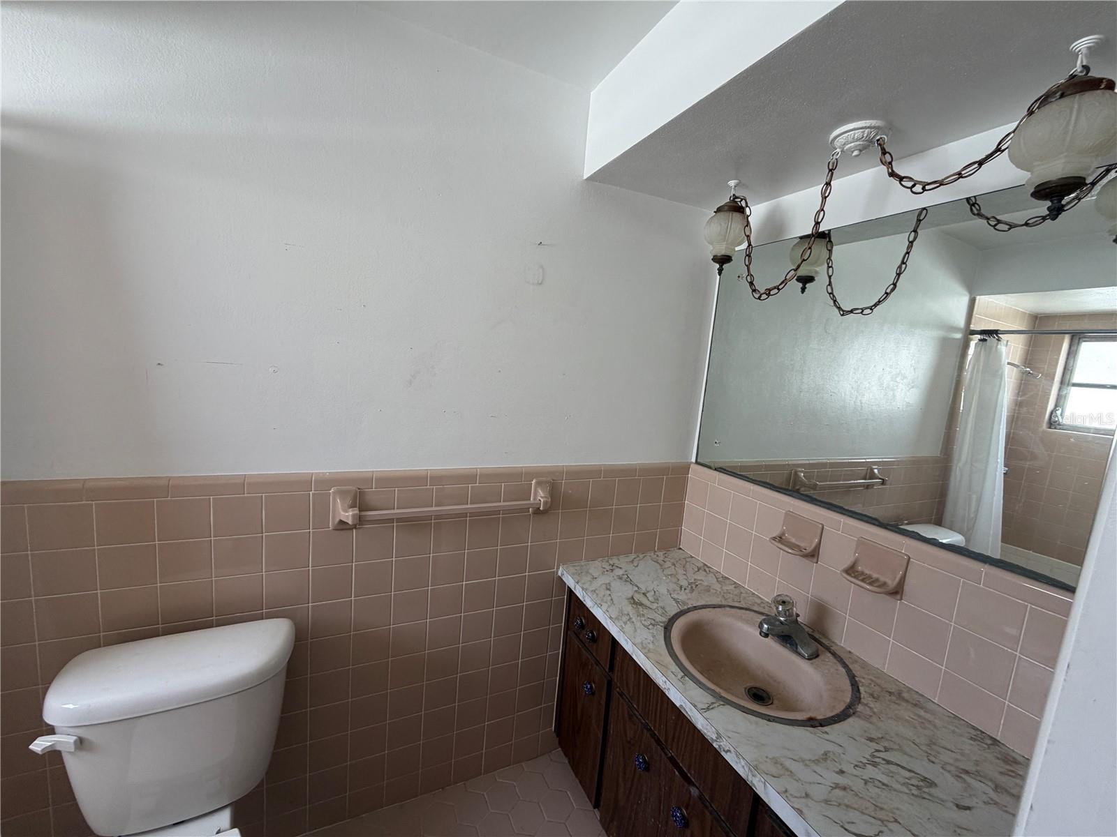 Image 13 of 23 For 1802 Vancouver Drive