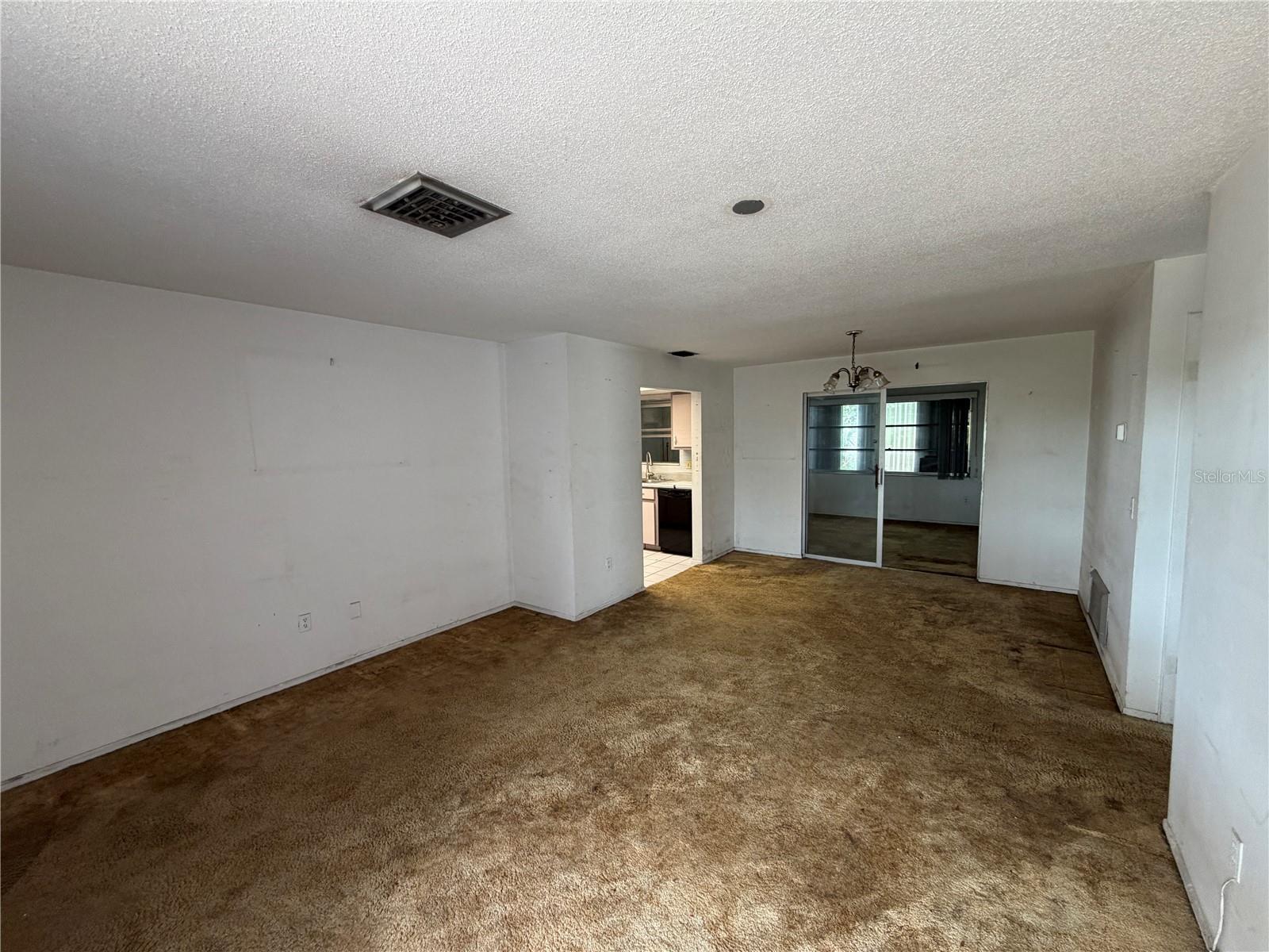Image 4 of 23 For 1802 Vancouver Drive