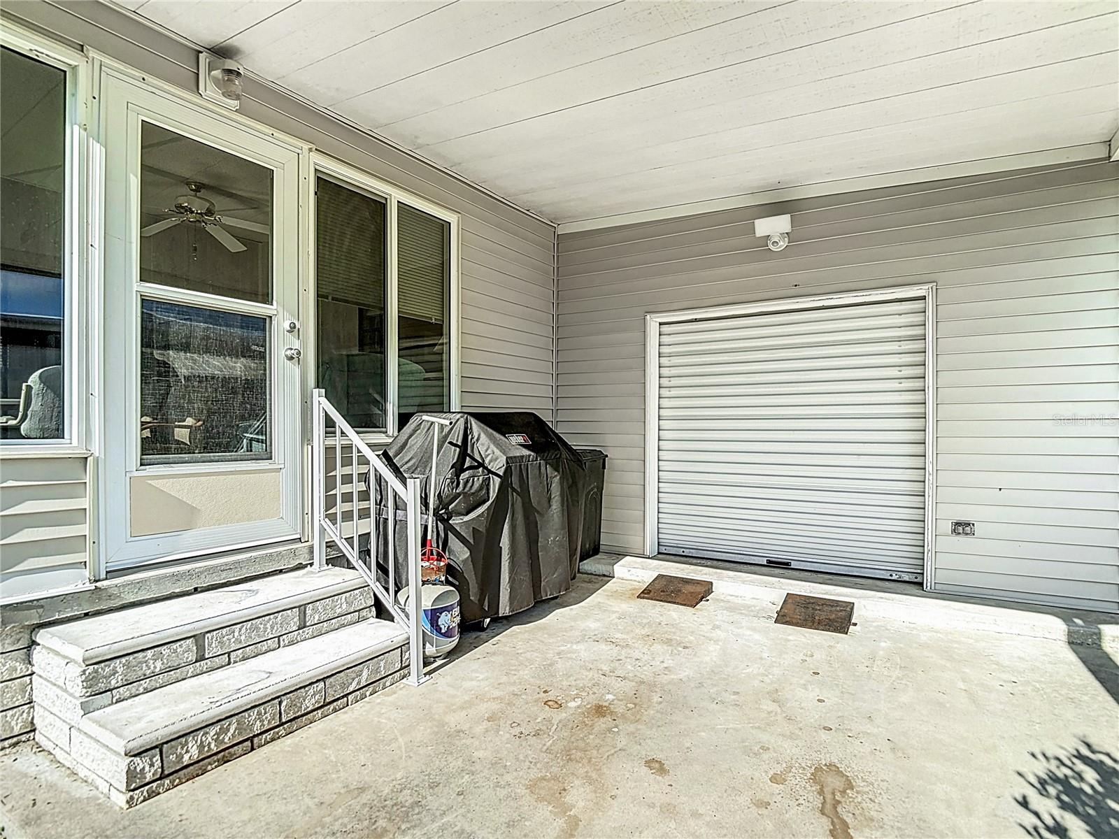 Image 17 of 23 For 14761 Rialto Avenue