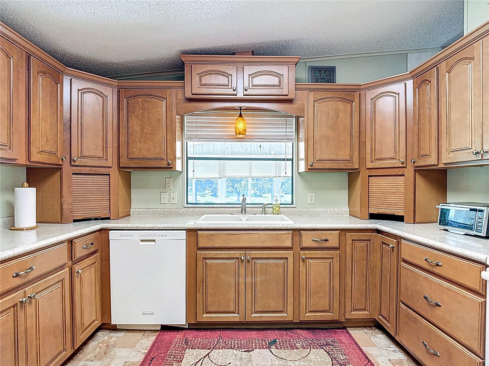 Image 3 of 23 For 14761 Rialto Avenue