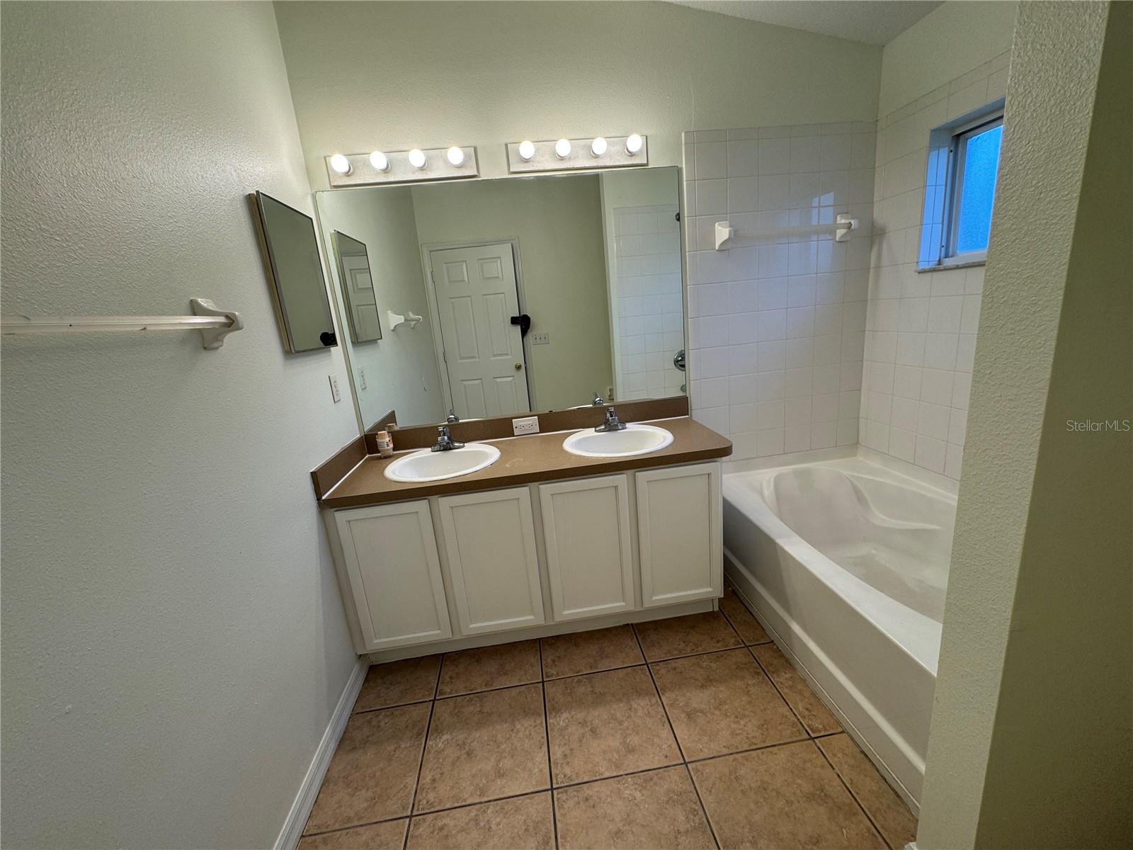 Image 24 of 31 For 9775 Carlsdale Drive