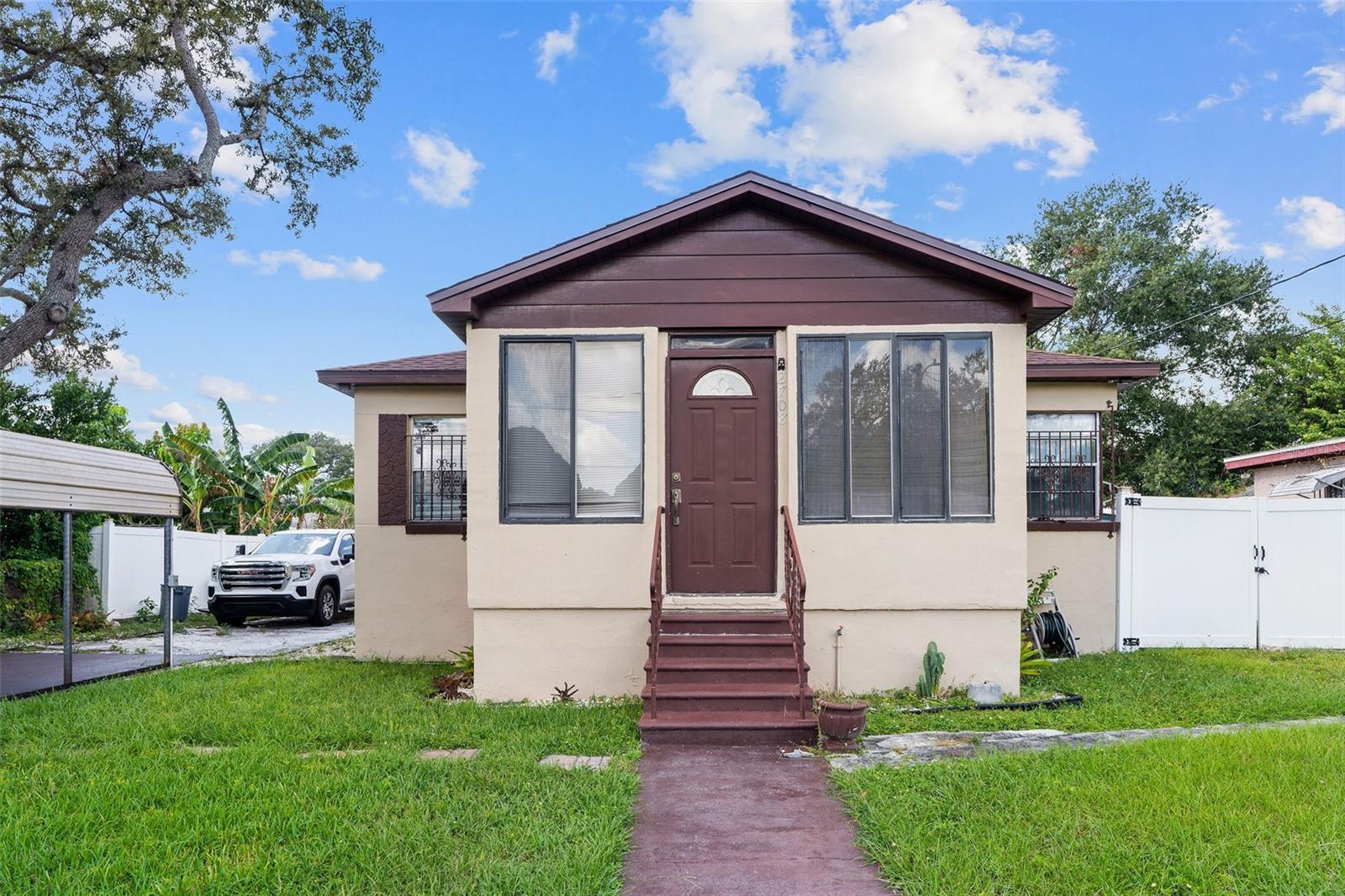 Listing photo id 0 for 2708 Matanzas Avenue