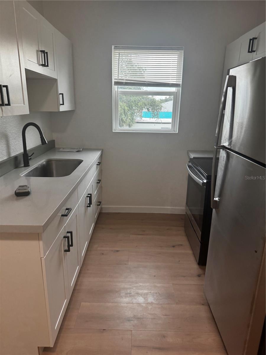 Image 2 of 5 For 4116 Grand Boulevard