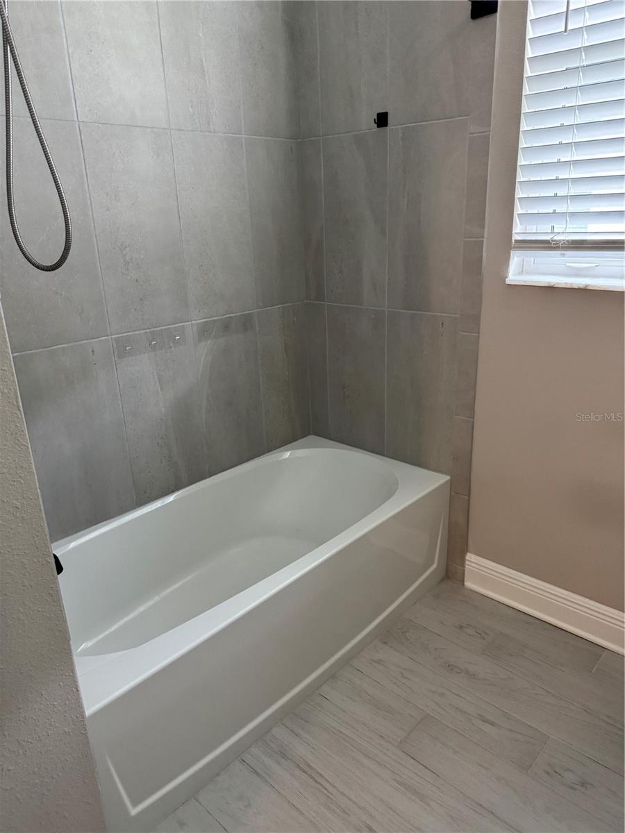 Image 21 of 37 For 12118 Bald Cypress Cove