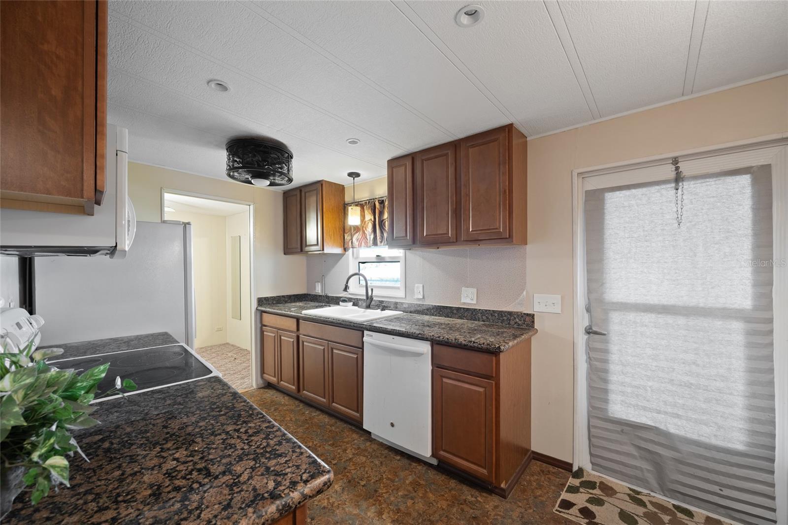 Image 11 of 29 For 70 Live Oak Court 21