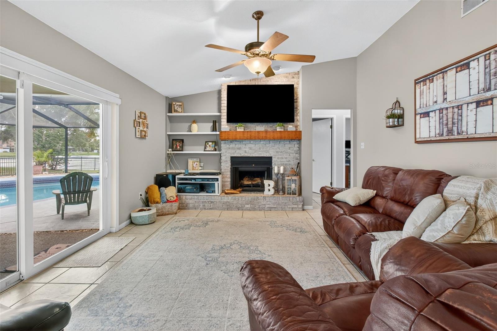 Image 23 of 44 For 3903 Dunaire Drive