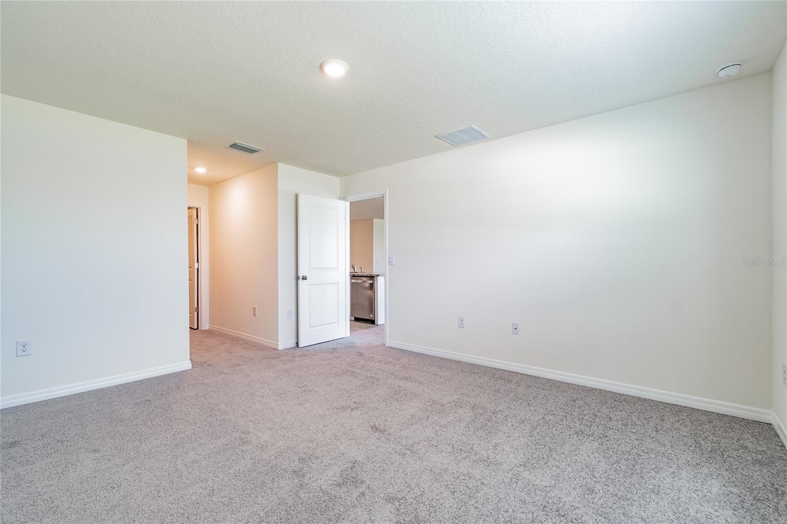 Image 12 of 61 For 808 Tidal Rock Avenue