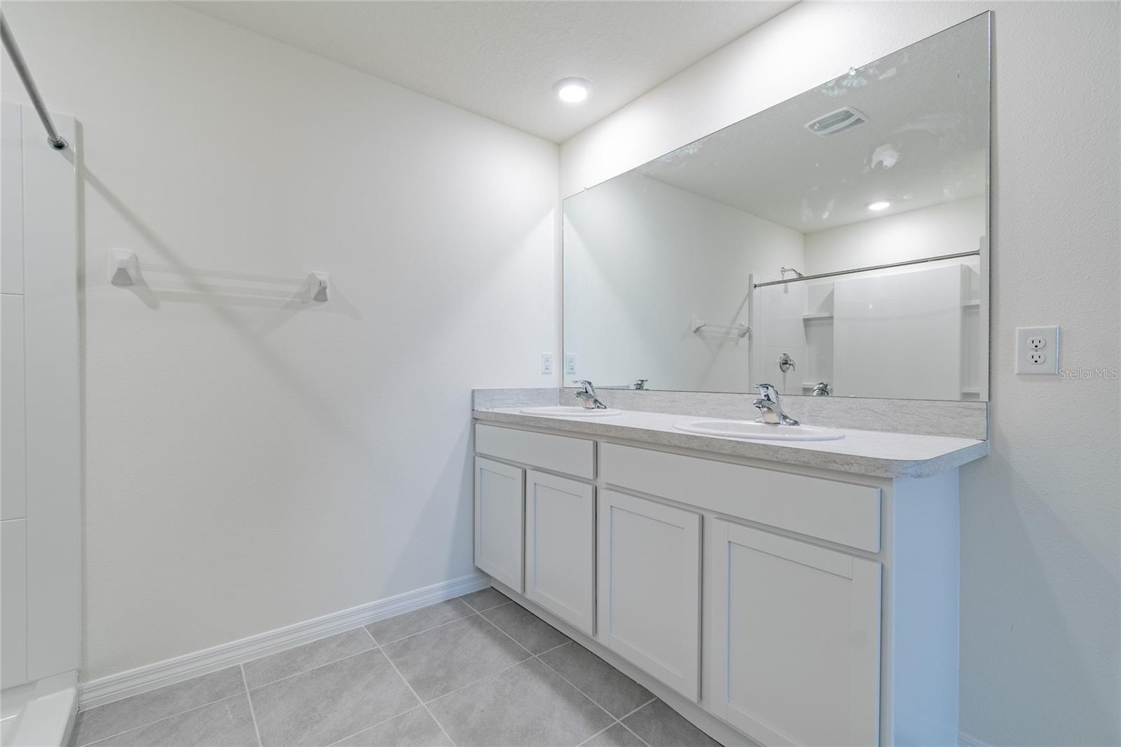 Image 15 of 61 For 808 Tidal Rock Avenue