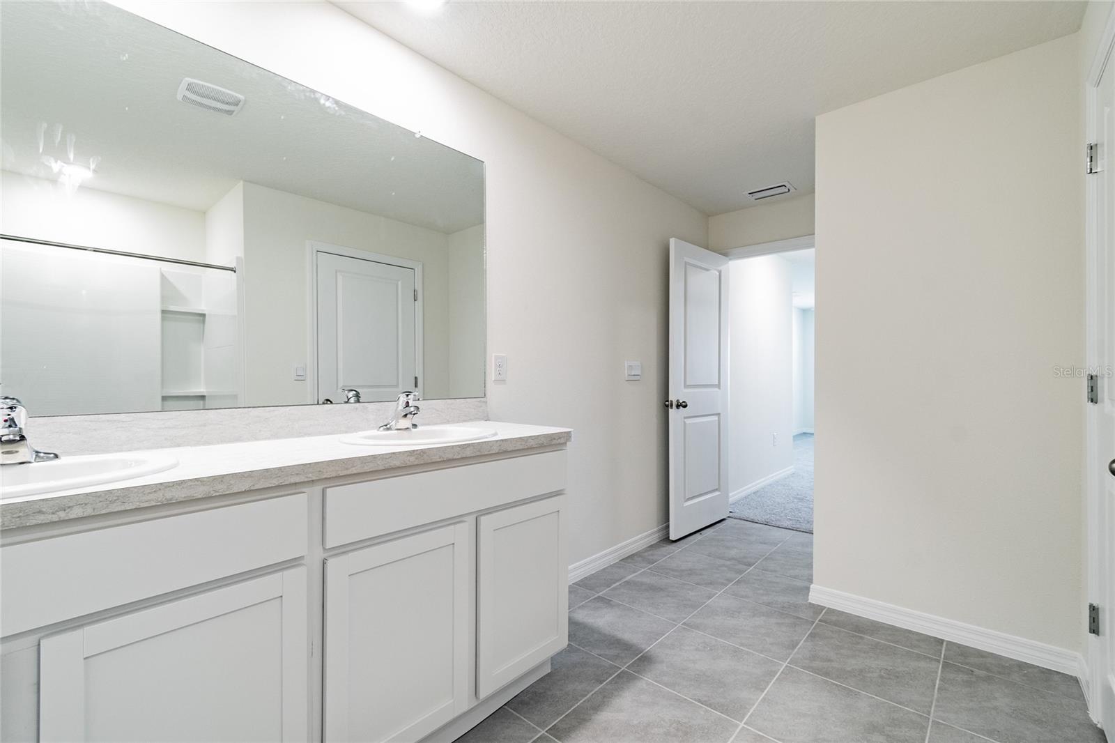 Image 17 of 61 For 808 Tidal Rock Avenue