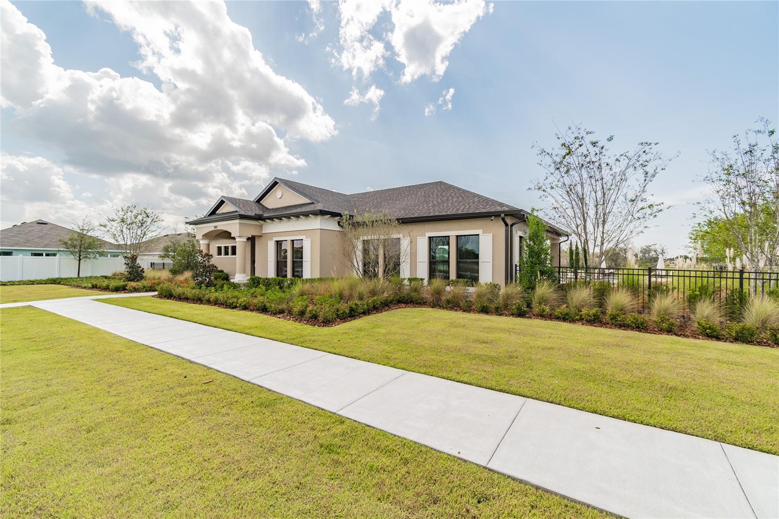 Image 36 of 61 For 808 Tidal Rock Avenue