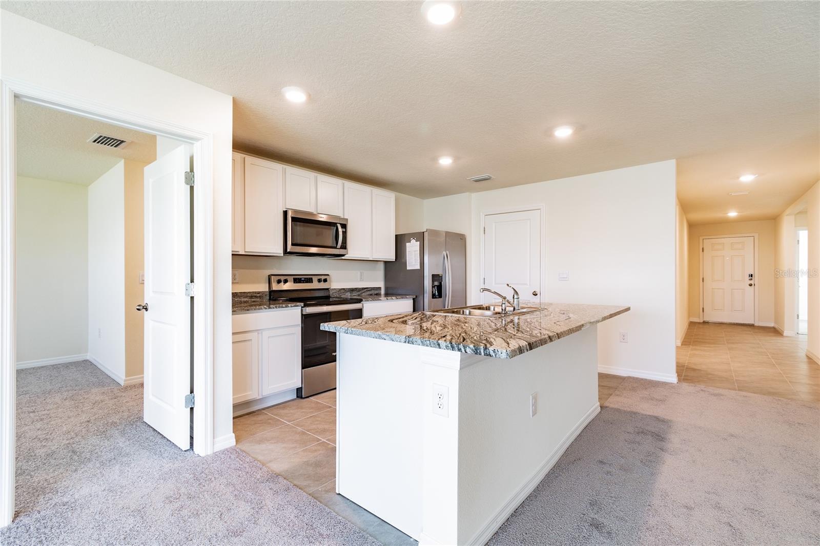 Image 5 of 61 For 808 Tidal Rock Avenue