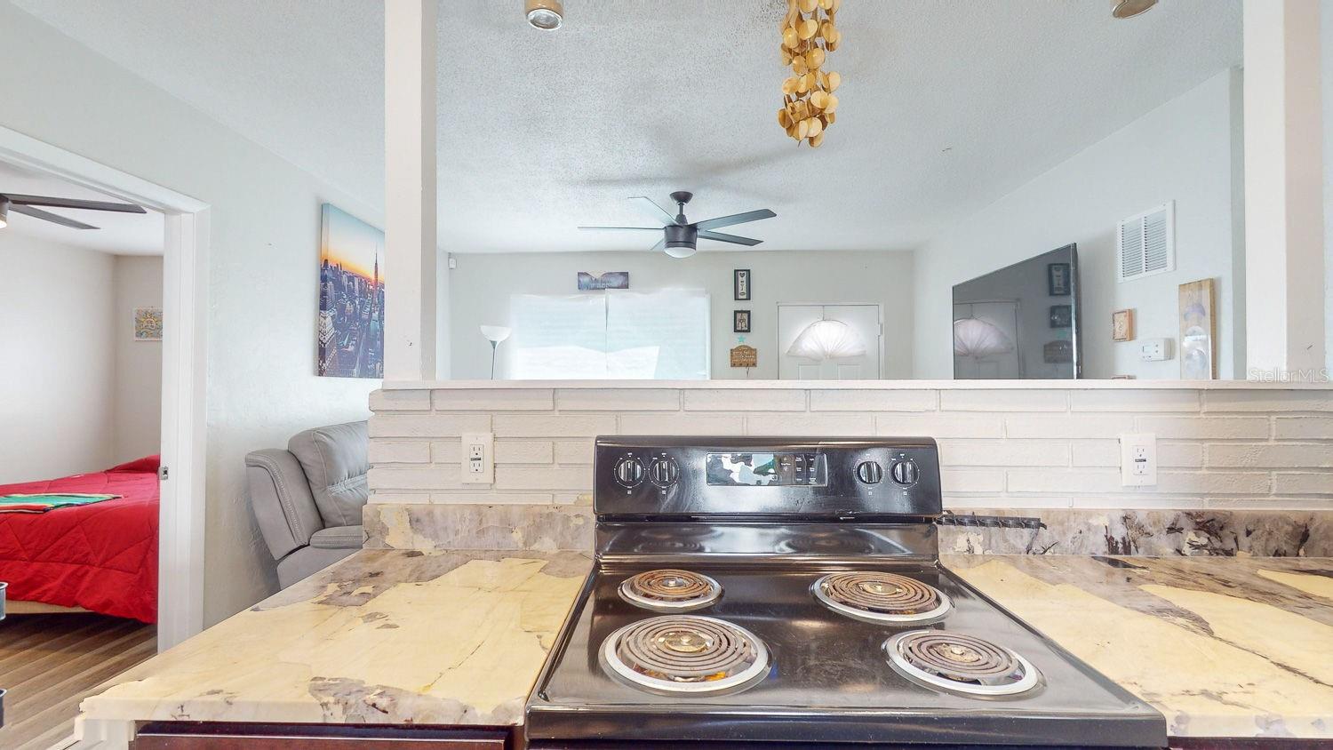 Image 11 of 37 For 827 26th Avenue S