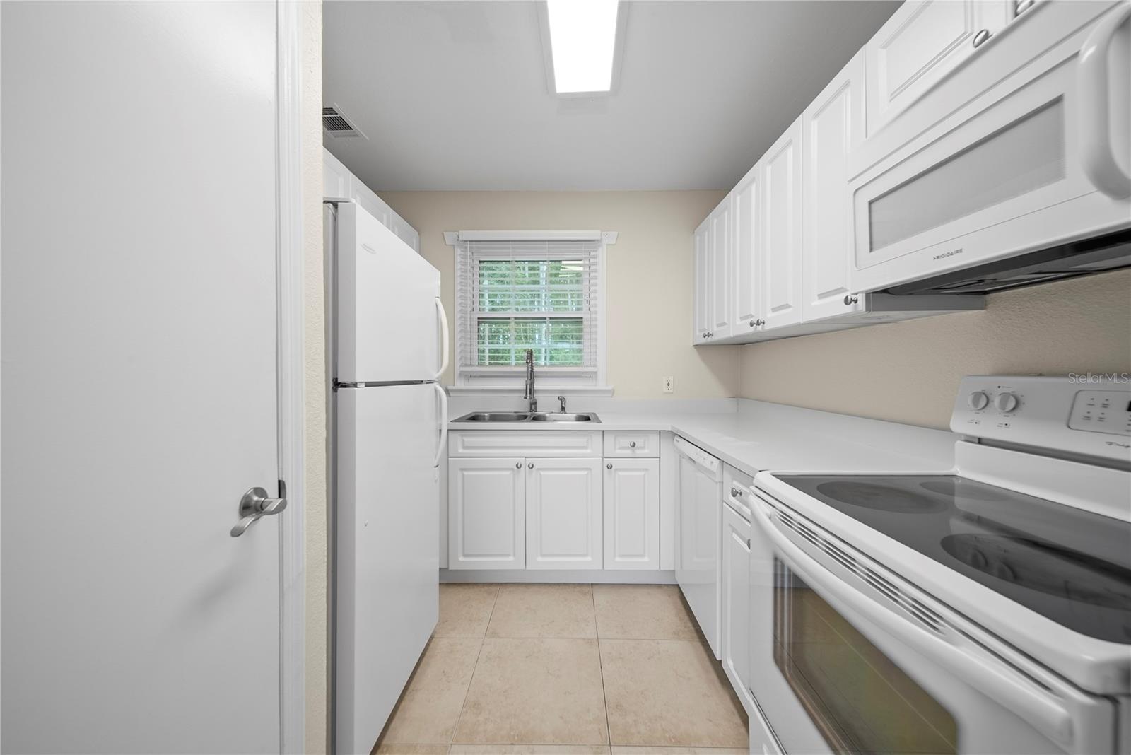 Image 8 of 30 For 13713 Juniper Blossom Drive