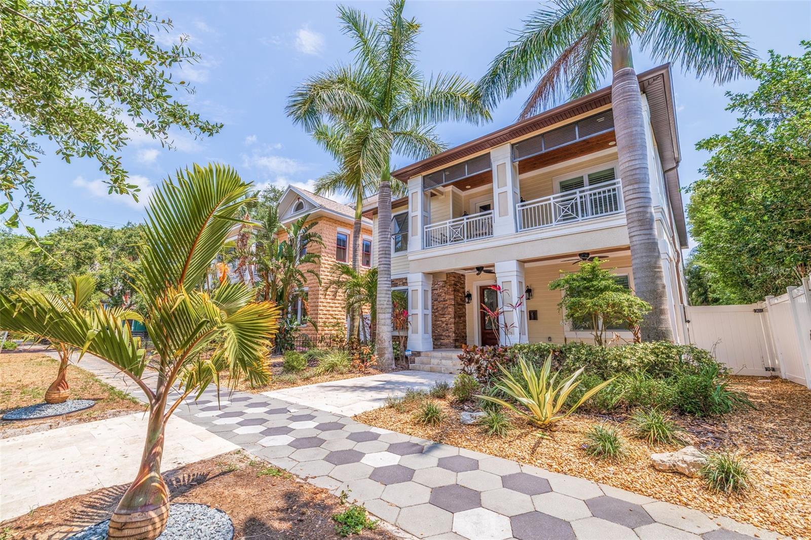 Image 2 of 44 For 310 8th Avenue N