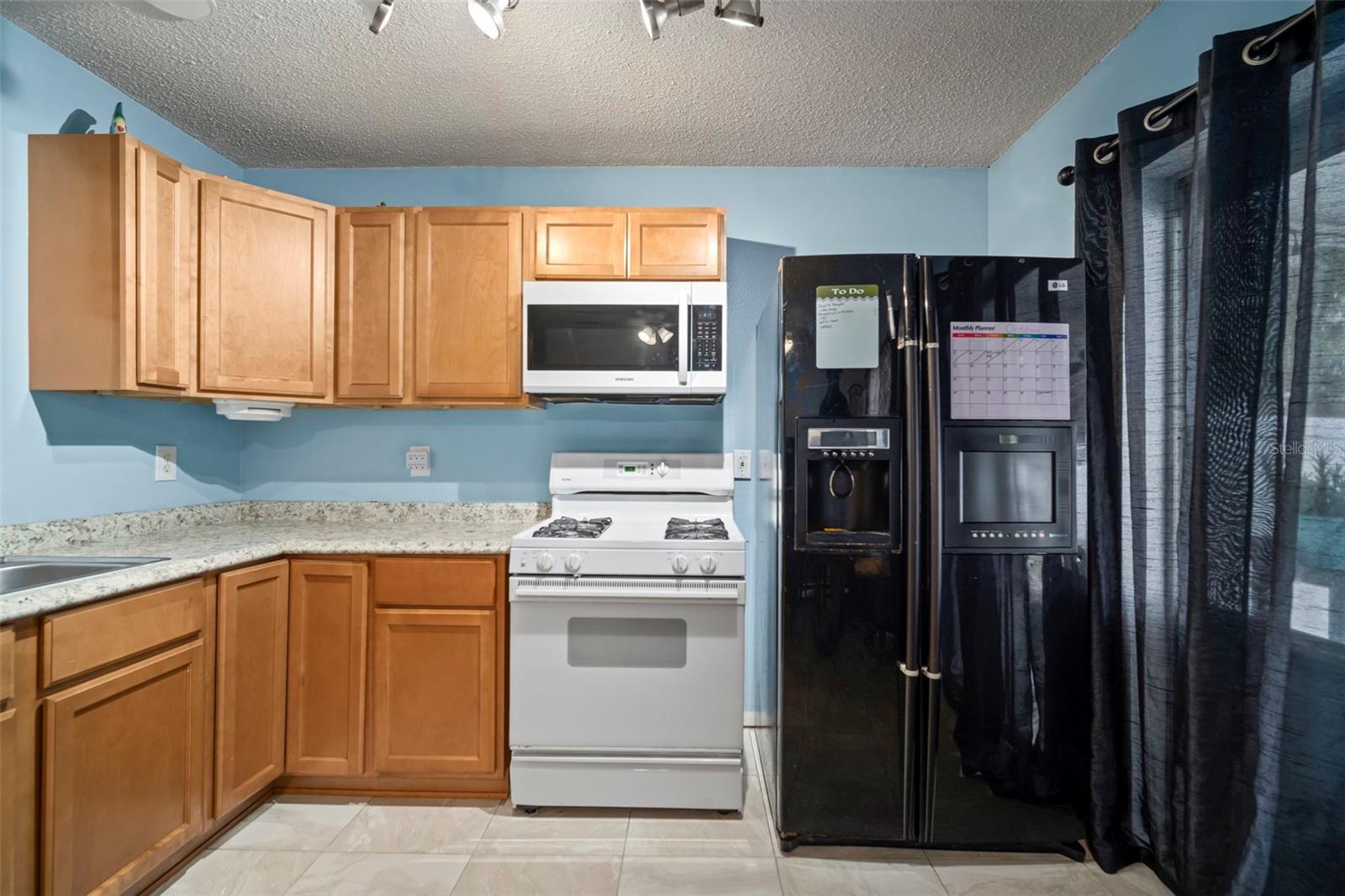 Image 12 of 37 For 923 Cape Cod Circle