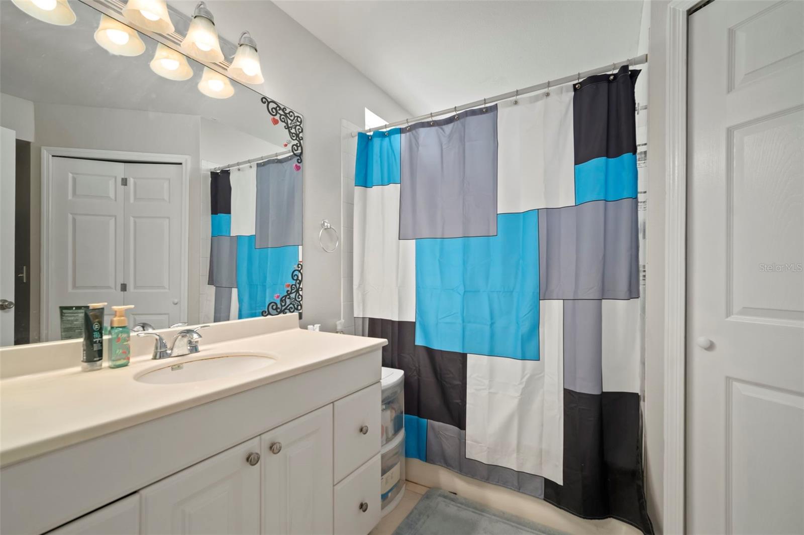 Image 19 of 37 For 923 Cape Cod Circle