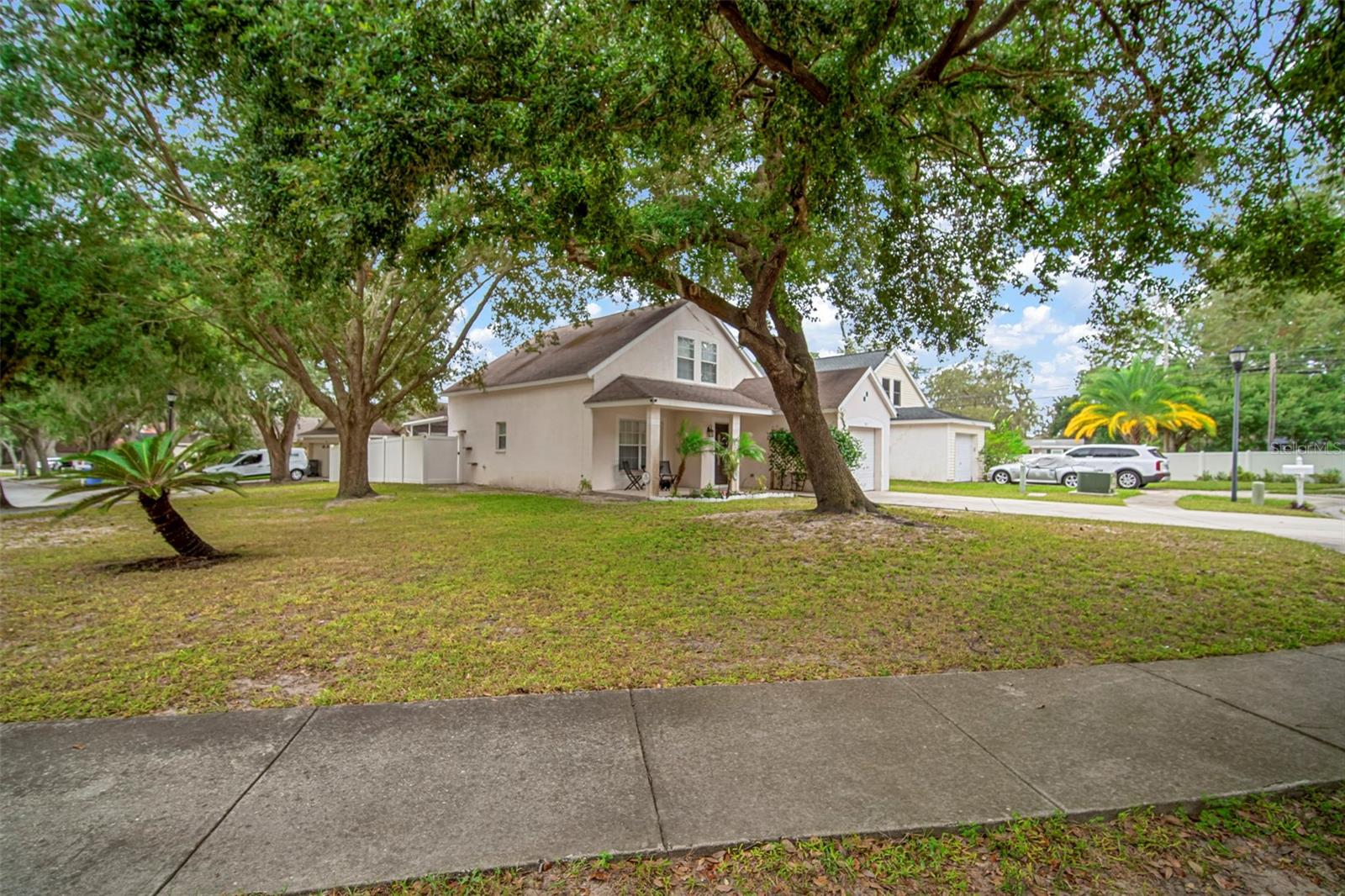 Image 4 of 37 For 923 Cape Cod Circle