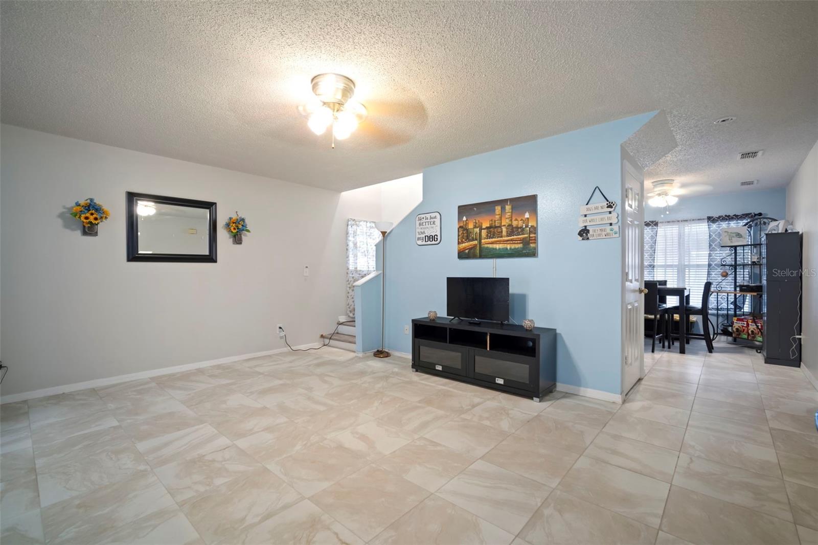 Image 7 of 37 For 923 Cape Cod Circle